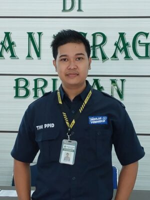 Gilang Surya Buana, S.Pd. (Koordinator PPID, Staff Kesiswaan, Tim PDS, IT, Admin Media Publikasi Digital)